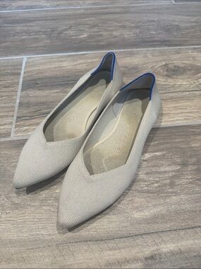 Rothy's Pointed Knit Flats in Light Beige with Blue Heel Trim